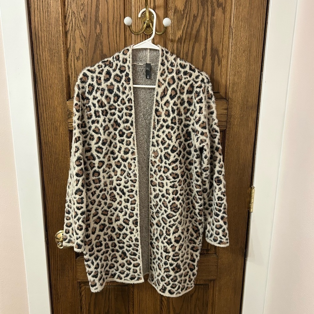 Alya Francesca’s Leopard Cheetah Open Front Long Cardigan Sweater Medium